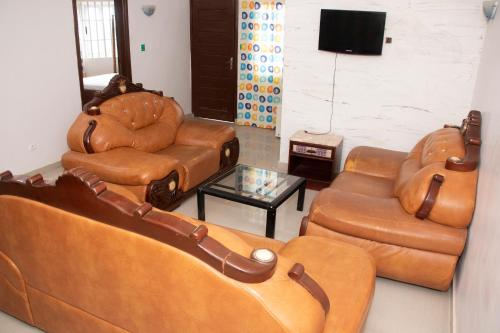 Shared lounge/TV area, Alafia Hotel Ketou in Bohicon