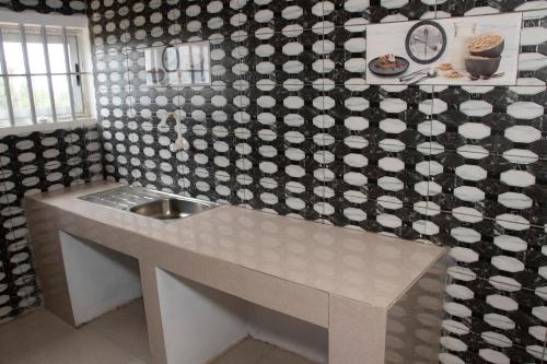 Kitchen, Alafia Hotel Ketou in Bohicon