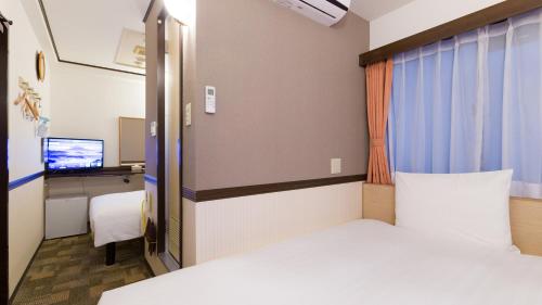 Toyoko Inn Shin-Osaka Chuo-guchi Honkan