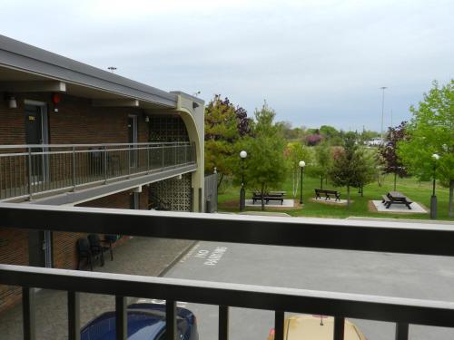 Kilátás, Capri Inn in St. Catharines