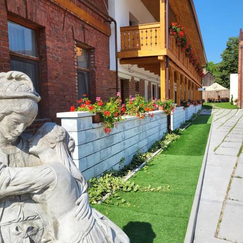 Pensiunea Hanul Huniazilor Pensiunea Hanul Huniazilor