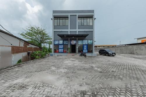 Vue extérieure, Urbanview Hotel La De Grizz Syariah Sampit by RedDoorz in Sampit