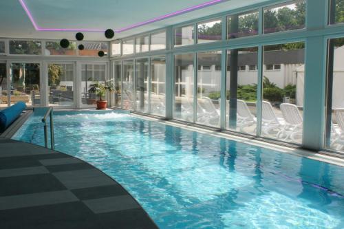 Swimming pool, Hotel Szieszta in Sopron