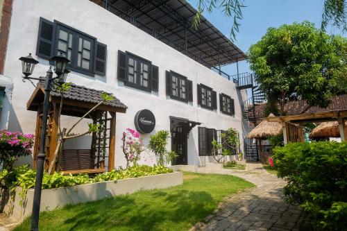 B&B Cepu - RedDoorz Plus @ Harmonie Cepu Blora - Bed and Breakfast Cepu