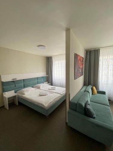 Superior Double Room image 9