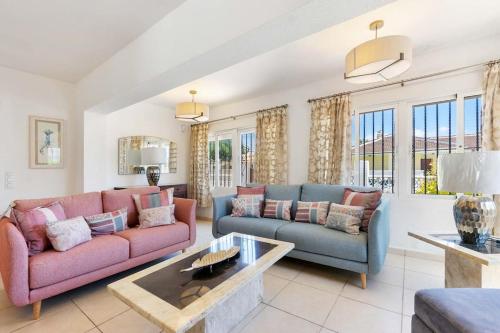 Five-Bedroom House image 4