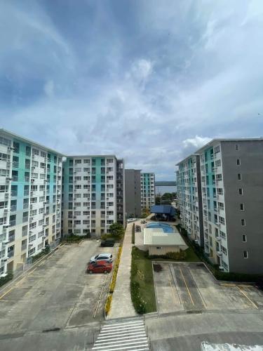 Condo Unit 2BR  Near SMX Lanang & Davao Airport near Samal Ferry Terminal