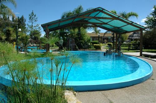 Bazen, Termas Posada del Siglo XIX in Salto