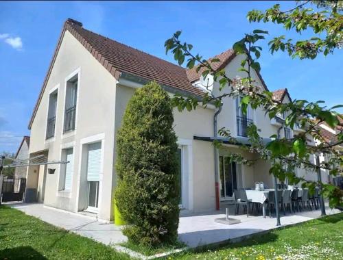 Grande Maison avec jardin et terrasse privés, ultra équipée pour grand groupe