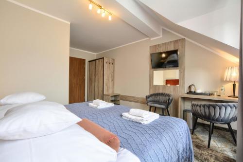 Double Room image 4