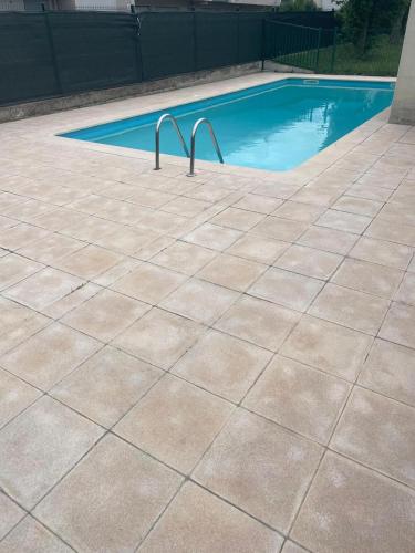Swimming pool, Studio avec terrasse - Piscine - free parking in Rangueil