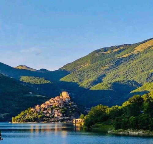 Közeli látványosságok, La Dimora del Turano in Castel Di Tora
