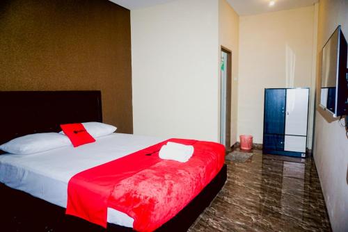 RedDoorz near Stasiun Kroya