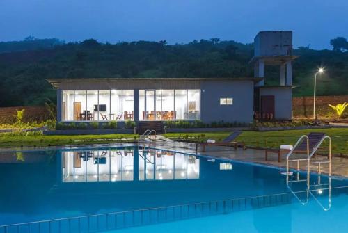 Luxury Valley Villas Near Khapoli