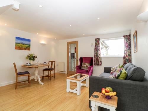 Painter's Cottage - main image