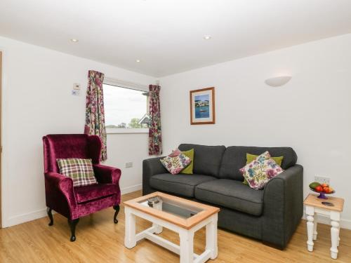 Painter's Cottage - image 6
