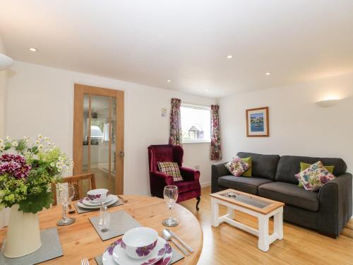 Painter's Cottage - image 8
