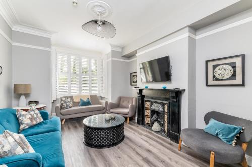 7 Longfield Terrace Gorgeous Central 5 Bed House in York with Parking I Pass The Keys
