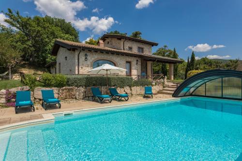 IL CASALE DEL NONNO 8&2 Emma Villas gîte à louer Guardea