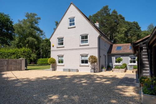 ทัศนียภาพภายนอกโรงแรม, Moonwood House in บิวลิยู