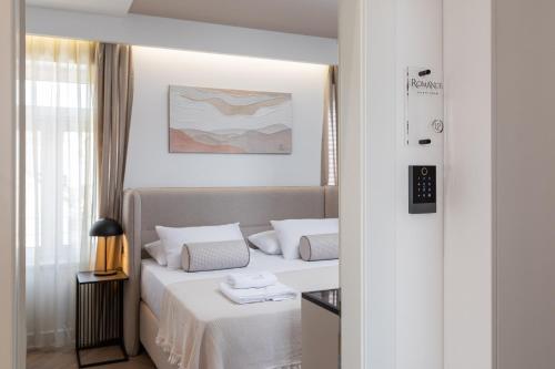 Double or Twin Room image 8