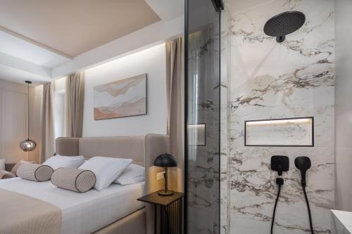 Double or Twin Room image 10