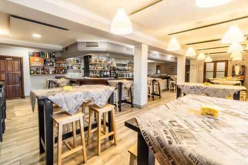 Restorāns, Hostal El Bomba in Las Pedroñeras