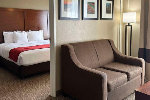 Comfort Suites Airport