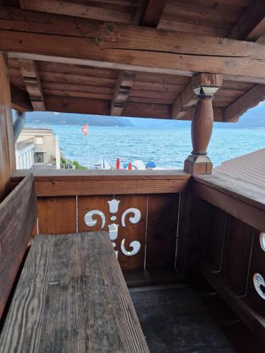 منظر, Hotel Chalet Bellerive in سبيز
