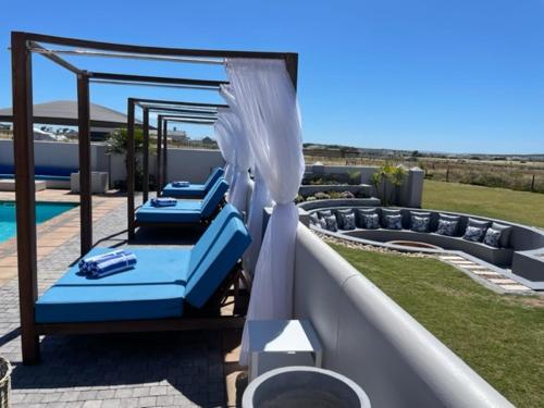 Piscina, Rox and Sea Country Lodge in Long Acres Country Estate