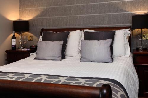 OYO Dryfesdale Hotel - image 6