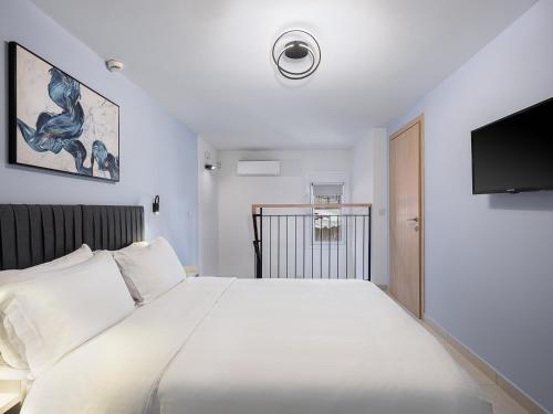 M City Hotel - image 6