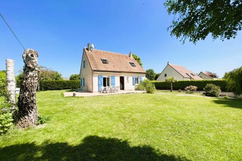 Spacious house of 100 m with a beautiful garden - Location saisonnière - Équemauville