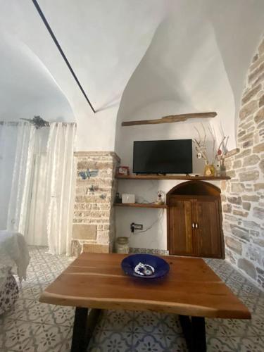 Cozy stone built apartment in Nénita!