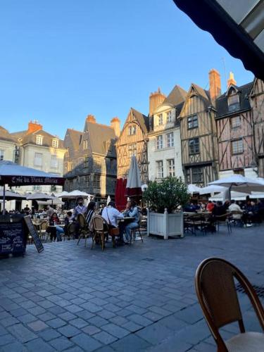 T2 vue sur La Place Plumereau