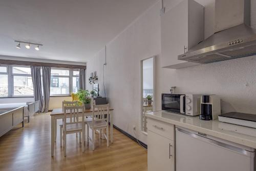 Travel & Live Aliados Apartment 5