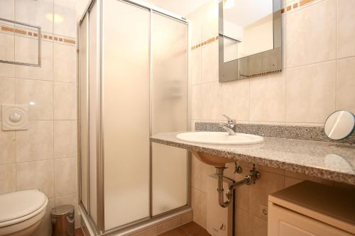 Apartment with Balcony image 8