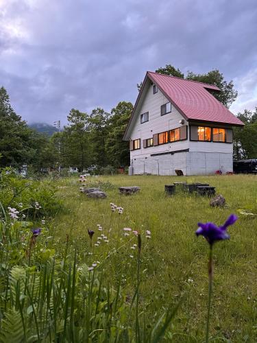 FLYING HOUSE