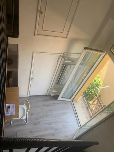 Studio flat ultimo piano in centro, Řím (fotografie 7)