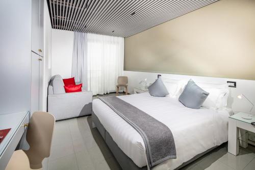 Hotel Monaco - main image