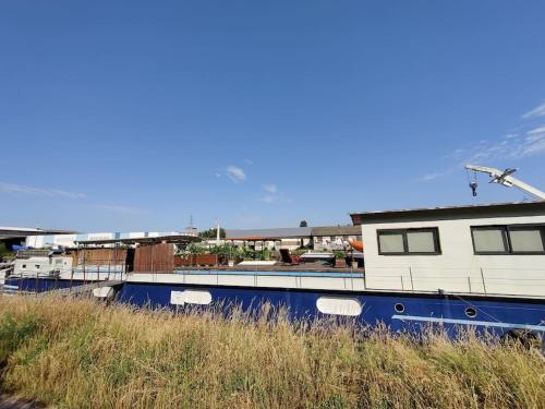 Captain's cabin: Cosy flat on a house boat, Strasbourg (photo 9)