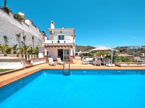Luxury villa with private pool and 7 bedrooms