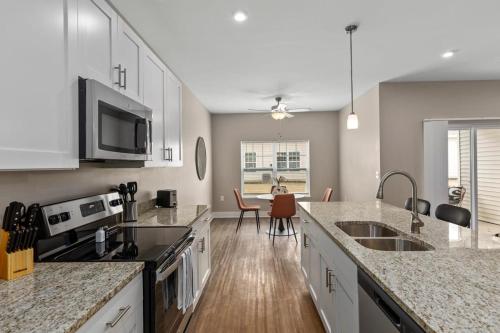 Modern 2BR 2BA New Build Condo with Garage & Patio in Wyoming, USA