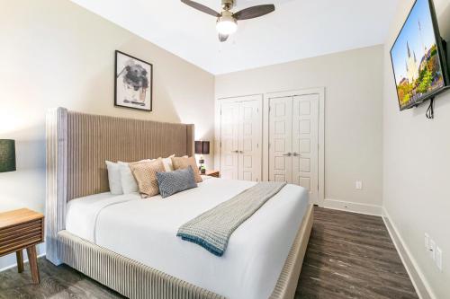 Spacious 4BR Luxury Condo Steps to French Quarter
