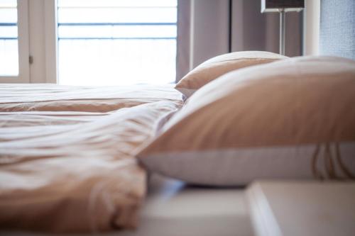 2 twin beds
