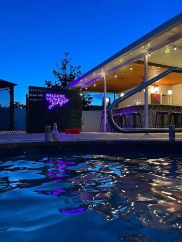Tampa Oasis w/ Cabanas + POOL in Tampa, USA