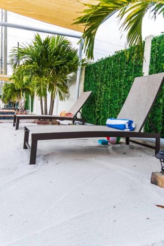 Tampa Oasis w/ Cabanas + POOL in Tampa, USA