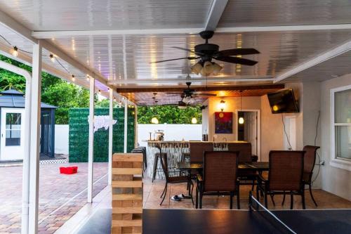 Tampa Oasis w/ Cabanas + POOL in Tampa, USA