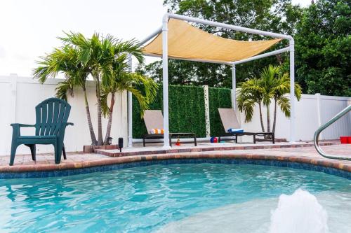 Tampa Oasis w/ Cabanas + POOL in Tampa, USA