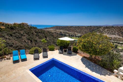 3 bedroom Villa Melandra with private pool and sea views, Aphrodite Hills Resort